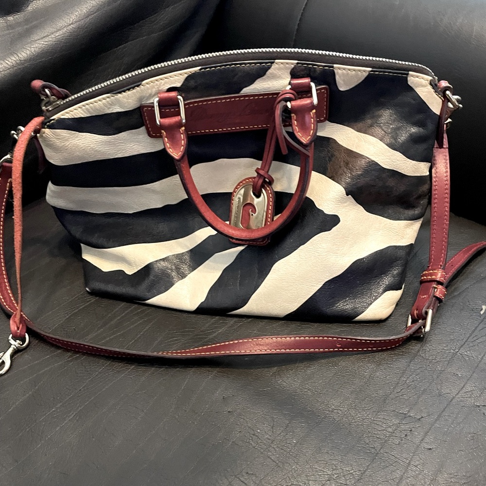 Dooney & Bourke cross body bag